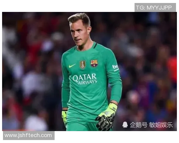 球星专属足球手套设计与性能解析让你感受职业级守门员装备魅力