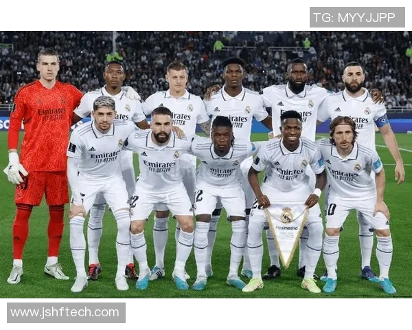 足坛巨星巅峰对决盘点谁才是真正的绿茵场王者