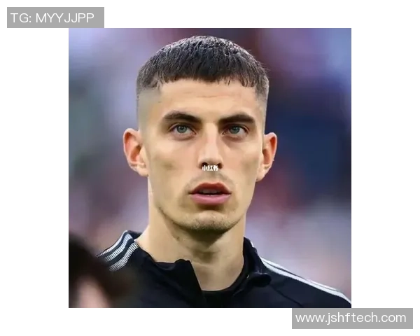 帅气足球球星头像展现完美风采，领略球场上的英姿与魅力